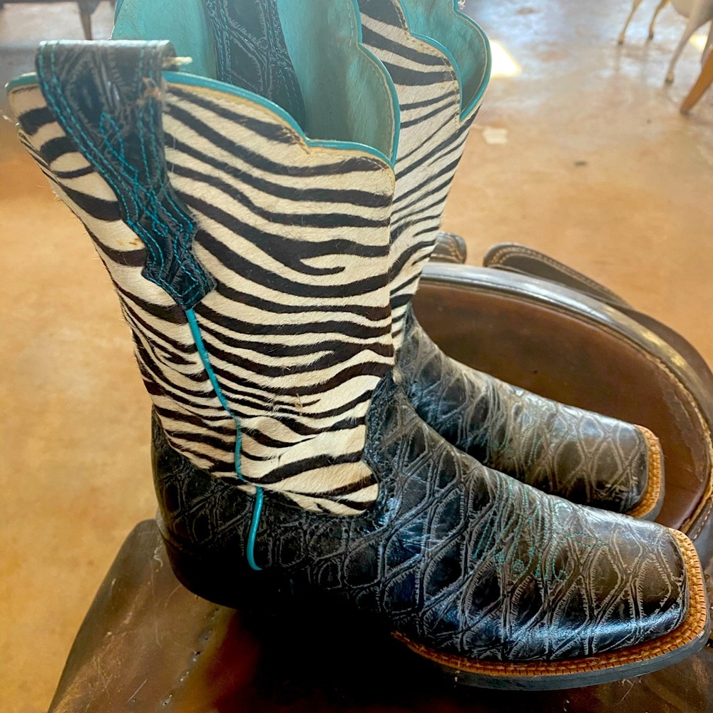 Ariat square Toe women’s western boots